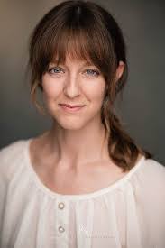 Victoria Robin's Instagram, Twitter & Facebook