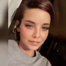 Kasey Robinson's Instagram, Twitter & Facebook