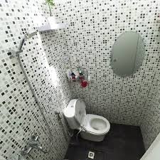 Alhasil, kamar mandi minimalis ukuran 1 x 2 meter ini terlihat lebih luas. Desain Kamar Mandi Kecil Ukuran 1 5x1 5 Contoh Wc Terbaru Desainer Interior Indonesia