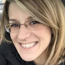 Jennifer Degraw's Instagram, Twitter & Facebook