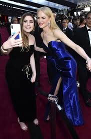 Keine lust auf kalte füße? Mira Sorvino Ashley Judd Und Salma Hayek Auf Dem Roten Teppich Bei Den Oscars Stuttgarter Nachrichten