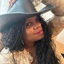 Linnae Vaughn (@linnae.vaughn) • Facebook