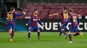 Tvbersama juga menyajikan jadwal live streaming sepak bola terlengkap dan uptodate setiap harinya, supaya kalian tidak ketinggalan jadwal main team kesayangan kalian! Jadwal La Liga Spanyol Pekan Ke 14 Eibar Vs Real Madrid Barcelona Vs Valencia Bola Tempo Co