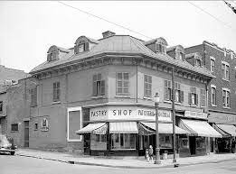 Montreal 24 Mai 1944 Rue Plessis Et Sainte Catherine Est Quebec Canada Montreal Quebec