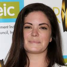 Ladies Man · Season 1 Episode 19 · Decent Proposal