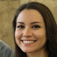 Laura Justin's Instagram, Twitter & Facebook