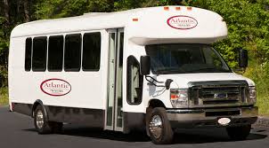 Résultat de recherche d'images pour "limousine style minibus"