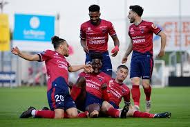 Recently sold homes in clermont, fl have a median listing price of $349,000 and a price per square foot of $176. Trois Joueurs Du Clermont Foot Dans Le 11 Type De La Saison De Ligue 2 Vote Par Les Fans Clermont Ferrand 63000