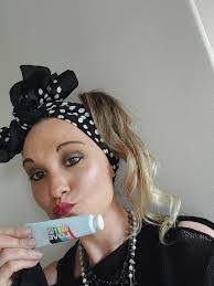 Holly Holman's Instagram, Twitter & Facebook