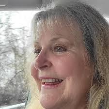 Linda Sack's Instagram, Twitter & Facebook