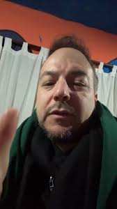 alias RONYLOPEZ , colaboren con el profe pa comprar atriles abrazos