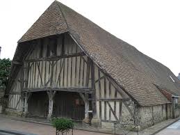 Vieilles Halles En Bois Sur La Commune De Dives Sur Mer Departement Du Calvados En 2020 Hall Vieux Monuments Historiques