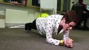 Die beine gestreckt wie bei einer liegestütze. 30 Tage Plank Challenge Wochenwebschau Youtube