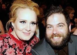 La pareja siempre manejó ante la prensa y sus fanáticos una imagen de fue en el 2012 que se fueron padres de angelo adkins. Simon Konecki Wiki Adele Husband Age Bio Family Net Worth Kids