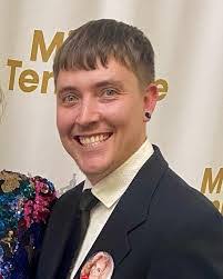 Gwen Pruett's Instagram, Twitter & Facebook