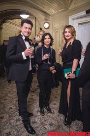 Нателла крапивина заявила, что больше не продюсирует лободу. Vstrechayut Po Odezhke Kak Medijshiki Prinaryadilis Na Teletriumf
