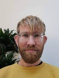 Robert Lansdell's Instagram, Twitter & Facebook