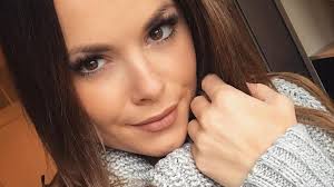 „der bachelor 2021 auf rtl: Denise Temlitz So Suss Verkundet Die Ex Bachelor Kandidatin Den Namen Ihres Sohnes