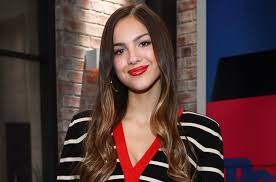 Her birthday, what she did before fame, her family life, fun trivia facts, popularity rankings, and more. Taylor Swift Is So Proud Of Her Baby Olivia Rodrigo For Drivers License Splash Video Hub