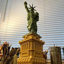 The lego architecture statue of liberty will catch in eye in any house and it is instantly recognizable. Freiheitsstatue 21042 Architecture Offiziellen Lego Shop De