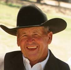 Lee Caviness's Instagram, Twitter & Facebook