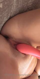 Itsthemads masturbating