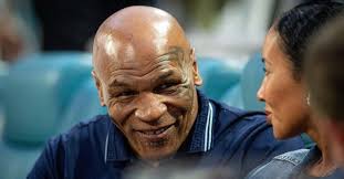 Mike Tyson ma piękną i sporo młodszą żonę! Niedawno świętował z nią 15.  rocznicę ślubu!