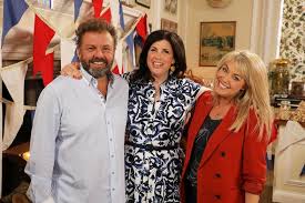 Nov 17, 2020 · is martin roberts still married? Homes Under The Hammer Presenter Martin Roberts Addresses Lucy Alexander S Dirty Tricks Indiansapidnews Com