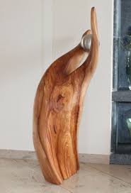 Skulptur Aus Apfelholz Mit Edelstahlkugel Skulpturen Aus Holz Skulpturen Holzskulpturen 2013 „enthüllung, eiche, h = 220 cm.