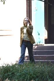I would say, she gets right back into the old new york groove. Saoirse Ronan Filming Lady Bird 03 Gotceleb
