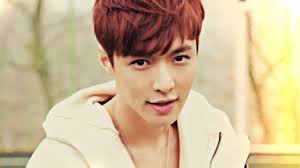 New Reports Say Exo S Lay Collapsed From Exhaustion Not Food Poisoning Exo Lay Luhan Actors