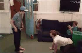 19 People Who Are Having A Way Worse Day Than You Funny Gif Really Funny Funny Pictures