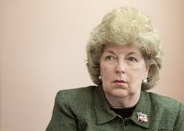 Barbara Cross's Instagram, Twitter & Facebook