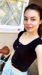 Miranda cosgrove opens up about having to kiss costar nathan kress and fellow nickelodeon alum james maslow on the original series. Selfie Mirandacosgrove Miranda Cosgrove Miranda Cosgrove Bikini Miranda Cosgrove Icarly