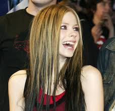This hair color is already a work of art, so only minimal if wearing a layered chop, those blonde streaks can emphasize the layers. 21 Chunky Highlights That 2000s Girls Used To Love