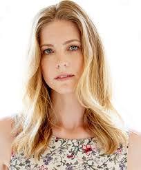 Elizabeth Blackmore's Instagram, Twitter & Facebook