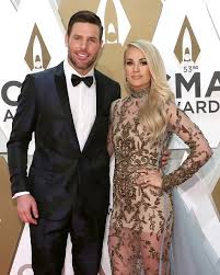 Who is carrie underwood dating right now? Carrie Underwood S Husband Mike Fisher Becomes The Newest Coach On Her Fitness App What Subscribers Can Expect