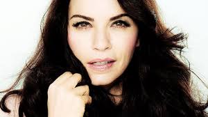 Colleen Trager (@VictimToABottle)