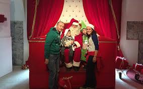 Babbo natale è babbo natale… e se lo amavate da piccoli, da genitori sarà ancora più forte l'emozione con cui vorrete incontrarlo. Casa Di Babbo Natale Di Riva Del Garda Viaggi Dei Rospi