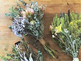 ドライ フラワー 向い てる 花