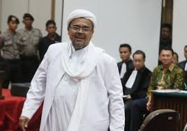 Adapun rizieq shihab menegaskan bahwa kepulangannya murni atas upaya sendiri tanpa bantuan pemerintah indonesia, baik yang ada di dalam negeri maupun luar negeri. Rizieq Shihab Dituntut 6 Tahun Penjara