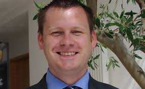 People news and analysis articles