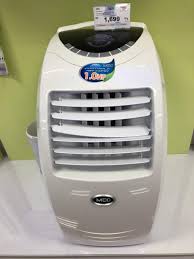 Mobile air conditioners are an ideal way to cool down a room and lower your monthly energy bill. Travelog Seorang Wanita Penghawa Dingin Mudah Alih Portable Air Cond