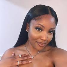 Tina Mendonca's Instagram, Twitter & Facebook