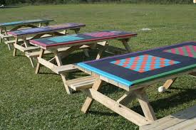 Leuk Voor Onze Tafels Op De Speelplaats Diy Playground Playground Painting Kids Indoor Playground