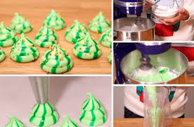 Meringues De Noel En Forme De Sapins Meringue Recette Meringue Recette