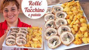 Ingredientipetto di tacchino una sola fetta 800grmacinato di tacchino 500gril grana padano 3 cucchiaipangrattato 3 cucchiaiprezzemolo il succo di mezzo. Rolle Di Tacchino Farcito Al Forno Con Patate Sabbiose Ricetta Facile Di Benedetta Youtube