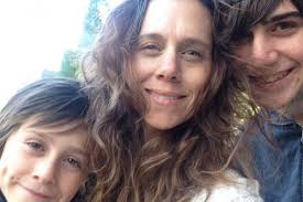 Fundraiser for Lori Estelle by Revonda Barnes Russos : Piano Needed for  Single Mom