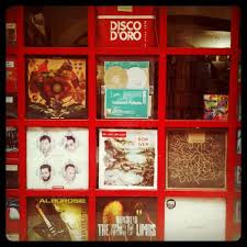 Discodorobo disco d'oro aggiungi amico. Vai Nei Negozi Di Dischi Il Disco D Oro A Bologna Neuroni