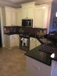 1476 x 820 jpeg 337 кб. Sherwin Williams Summer White Color In Satin Lacquer With Chocolate Glaze Kitchen Cabinets Refinishing Cabinets White Cabinets